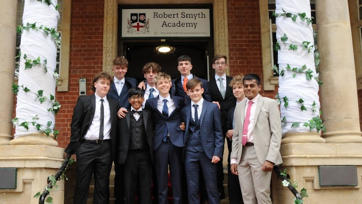 Featured image for Prom 2022